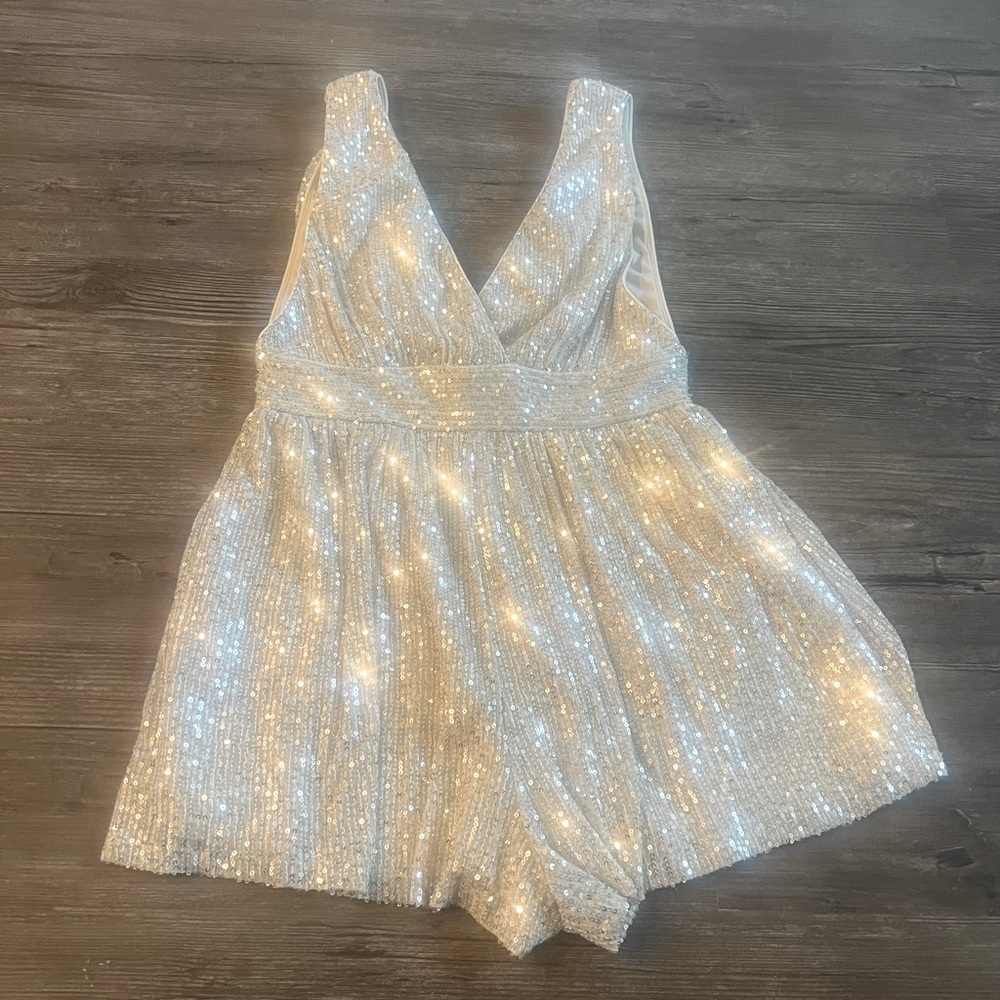 Lulu’s Romper size medium
